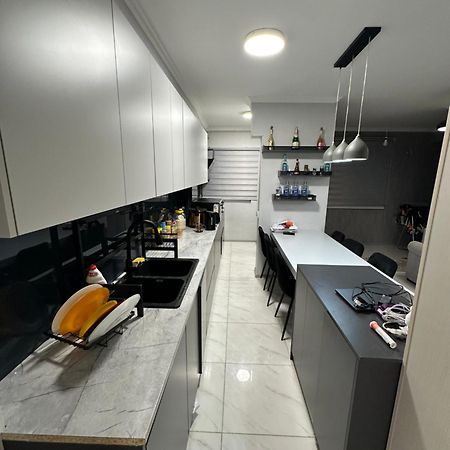 Elegant Escape In City Center Yerevan Exterior photo