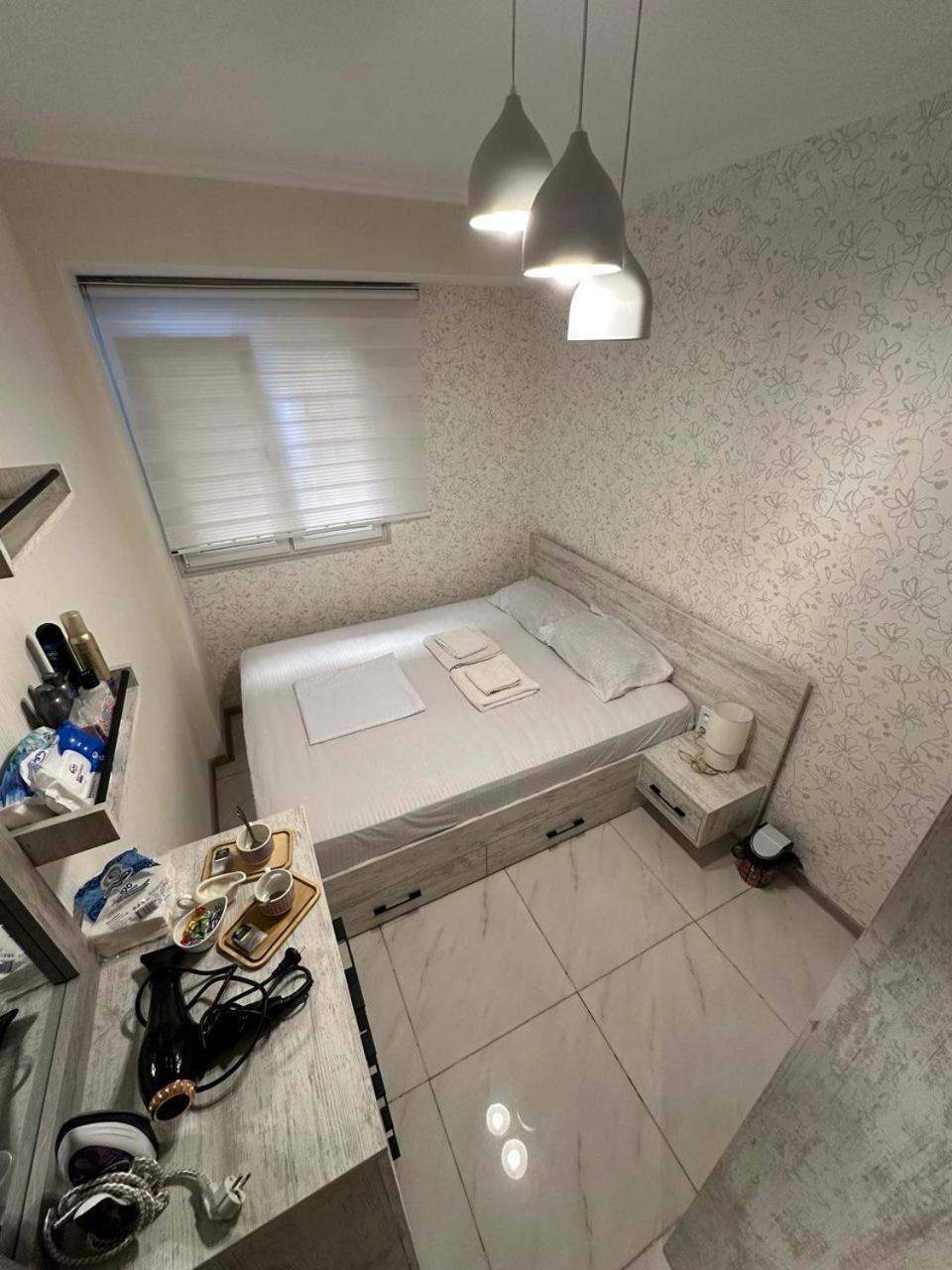 Elegant Escape In City Center Yerevan Exterior photo